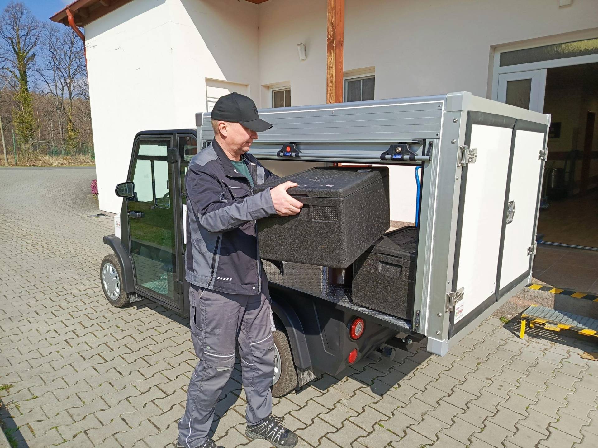 elektromobil