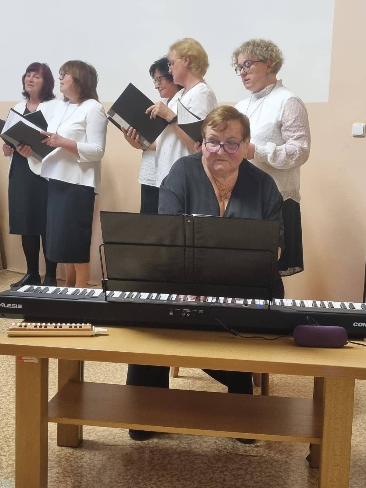 Javornický pěvecký sbor navštívil naší nemocnici