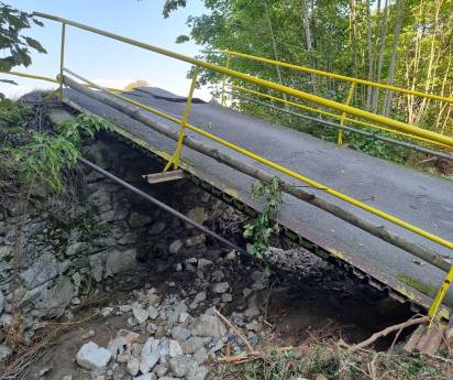 Rok po povodních: Komunita Fides se vzpamatovává a buduje nový most